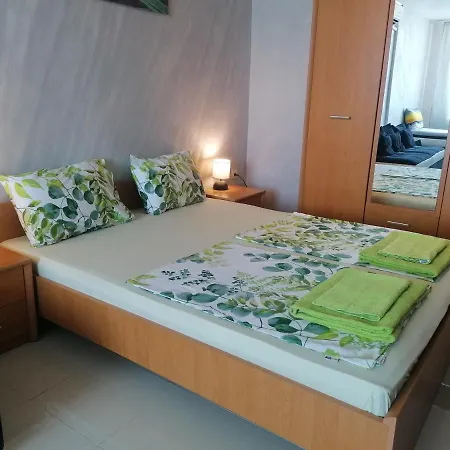 Апартамент Рени * Pomorie